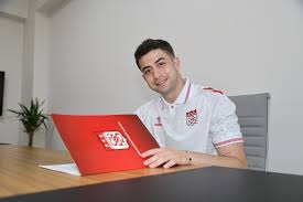 "Beşiktaş" Kerem Atakan Kesgin ilə yollarını ayırıb